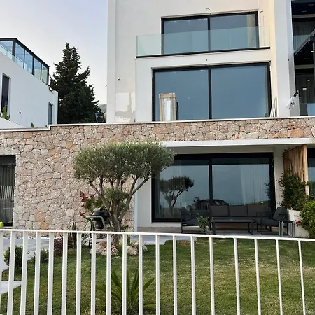 White Pearl * Dhërmi